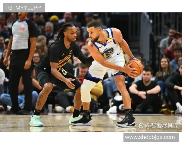 探寻足球场上的传奇人物哪位明星穿着41号球衣引人瞩目